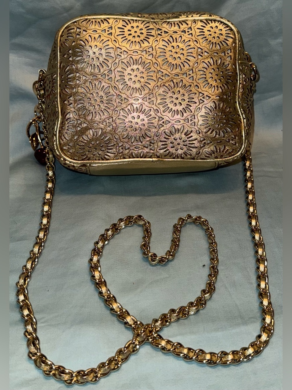 KATE SPADE NEW YORK LAURA LEE GARDEN GROVE GOLD SHOULDER BAG - Picture 2 of 12